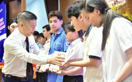 Trao 345 học bổng khuyến tài cho sinh viên TP.HCM