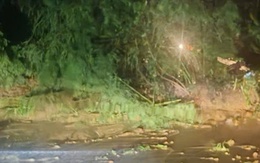 Mưa lớn gây sạt lở trên đèo Ngoạn Mục nối Khánh Hòa và Lâm Đồng