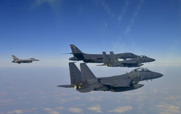 Rộ tin oanh tạc cơ B-1B của Mỹ bay ngoài khơi Venezuela