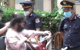 Ông ngoại thức cả đêm chờ trời sáng đón cháu gái 13 tuổi trở về từ Campuchia