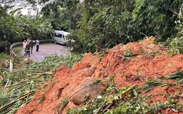 Đèo Gia Bắc sạt lở 7 điểm, quốc lộ 28 qua Lâm Đồng bị chia cắt