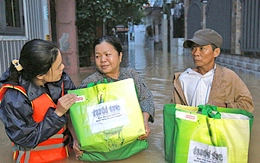 Báo Tuổi Trẻ cùng bạn đọc cứu trợ khẩn cấp bà con vùng rốn lũ Miền Trung