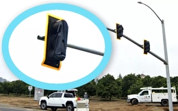 Mất 10 tháng và hàng triệu USD để bật một đèn giao thông