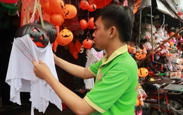 'Phố hàng mã' tại TP.HCM vắng lặng mùa Halloween, vì sao?