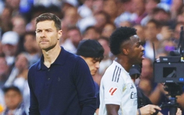 Vinicius xin lỗi vì nổi nóng ở trận El Clasico nhưng ‘lơ’ HLV Alonso