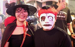 Giới trẻ đổ về Bùi Viện hóa trang cực cháy đêm Halloween