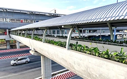 Người đi bộ sắp có thang máy lên các cầu vượt dọc tuyến metro số 1