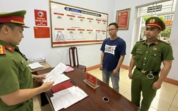 Bắt phó phòng một ngân hàng lừa đảo 4,8 tỉ đồng để đầu tư tài chính qua mạng