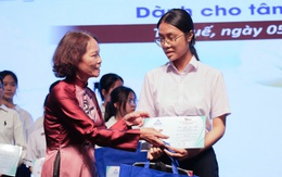 Giữa lòng Huế thương, ước mơ đến trường được tiếp sức bằng tình người