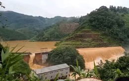 Video nước lũ cuồn cuộn đổ xuống hạ du sau sự cố vỡ đập thủy điện ở Lạng Sơn