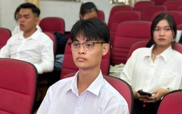 Đôi mắt buồn như cuộc đời, nhưng đầy nghị lực, làm thêm 3 việc, đậu ĐH Sư phạm kỹ thuật TP.HCM