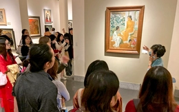 'Đêm bảo tàng' có gì mà hấp dẫn hàng trăm bạn trẻ đội mưa lạnh đến xem?