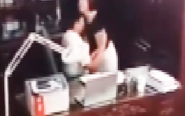 Ninh Bình xác minh vụ lộ clip chủ tịch hội đồng trường 'thân mật' với nhiều phụ nữ trong phòng làm việc