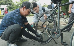 Cuộc thi Lan tỏa năng lượng tích cực 2025: Sửa xe giúp người khó khăn