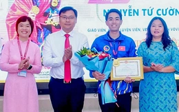 Tuyên dương thầy giáo Nguyễn Tứ Cường đoạt huy chương vàng Giải vô địch Vovinam Thế giới