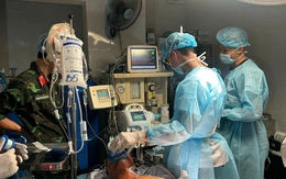 Thực hiện thành công ca đại phẫu mở khoang lồng ngực đầu tiên ở Bệnh xá đảo Trường Sa