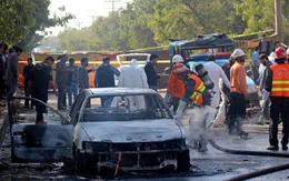 Các vụ nổ rung chuyển thủ đô Ấn Độ và Pakistan, làm gia tăng căng thẳng