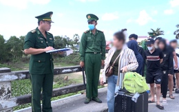 Video tiếp nhận 57 công dân Việt Nam do Campuchia trao trả, có 3 người bị truy nã