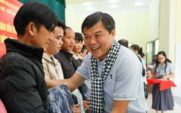 Đoàn tuyên giáo, báo chí TP.HCM thăm, tặng quà chiến sĩ biên phòng và người dân biên giới Cao Bằng