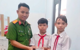 Nhặt được ví chứa hơn 11 triệu đồng, 2 học sinh mang đến công an nhờ tìm người đánh rơi