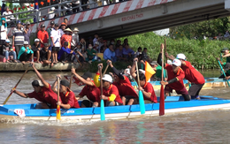 Xem đua vỏ máy trên kênh Bến Nhứt - Giồng Riềng