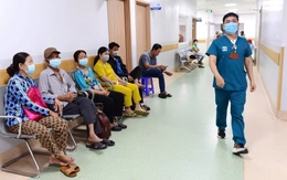 Người dân TP.HCM trên 65 tuổi nhận thẻ bảo hiểm y tế ‘miễn phí’ ở đâu?