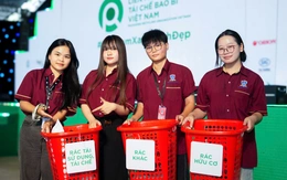 Du khách Đức ghé Ngày hội Việt Nam Xanh: Hãy bắt đầu thay đổi thói quen