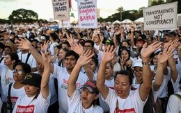 Hàng chục ngàn người Philippines xuống đường đòi trừng trị tham nhũng dự án chống lũ