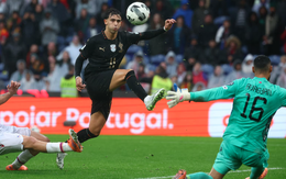 Người hâm mộ mỉa mai Bồ Đào Nha sẽ mạnh hơn khi không có Ronaldo