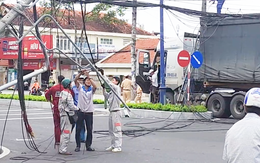 Xe container kéo gãy trụ điện, sập hệ thống cáp viễn thông ở Đồng Tháp