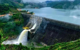 Quảng Ngãi chủ động điều tiết hồ chứa đón mưa lớn, tránh 'mưa trắng trời - hồ đồng loạt xả lũ'