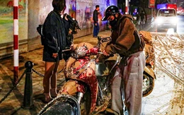 Tài xế nói gì vụ bùn nhão tràn trên phố làm nhiều người té?