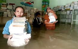 Đắk Lắk: Thầy cô dọn lũ đón học sinh trở lại trường