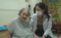 Cuộc thi Lan tỏa năng lượng tích cực 2025: Thăm khám, tặng quà cho các Mẹ Việt Nam Anh hùng