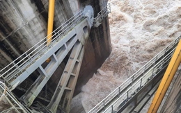 Nước về hồ giảm dần, thủy điện An Khê - Ka Nak hạ mức xả lũ còn 1.200m³/s