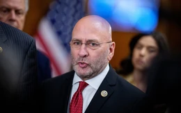 Nghị sĩ duy nhất phản đối việc công khai hồ sơ Epstein ở Quốc hội Mỹ nói gì?