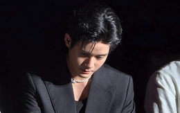 Đình Khang 'Mưa đỏ' lo lắng cho cha mẹ đang kẹt trong mưa lũ miền Trung