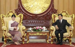 Công chúa Nhật thăm Vientiane, mặc trang phục truyền thống Lào