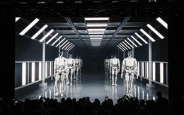 Các hãng xe điện Trung Quốc chuyển hướng sang robot hình người