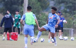 Chờ chiến thắng đẹp của tuyển Việt Nam trên đất Lào