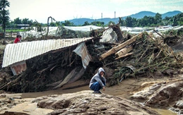 Cây Cà - Tuy Phong tan hoang sau đêm lũ quét, Chủ tịch tỉnh Lâm Đồng vào hiện trường