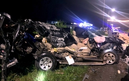 Tai nạn liên hoàn giữa 3 ô tô, một xe bẹp dúm, tài xế bị thương nặng