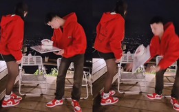 Đang định lãng mạn thì lại thành lãng...xẹt