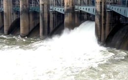 Thủy điện Trị An tăng xả lũ qua đập tràn lên 800m³/s, vùng hạ lưu chủ động phòng ngừa