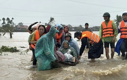 Đắk Lắk: Hàng ngàn hộ dân kẹt trong lũ dữ chờ ứng cứu