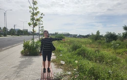 Dân bức xúc khi hiến đất làm đường lại thành khu tái định cư?