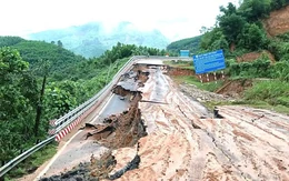 Đèo Khánh Lê sạt lở nghiêm trọng, có đoạn dài hơn 100m