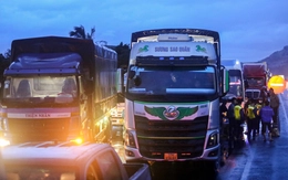 Dòng xe kẹt 30km trên quốc lộ 1 hướng Khánh Hòa đi Phú Yên cũ bắt đầu được giải tỏa