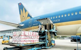 Hàng không khôi phục bay đến vùng mưa lũ