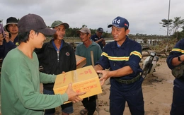 Công an TP.HCM chi viện tỉnh Đắk Lắk, hỗ trợ công tác cứu hộ, dọn dẹp sau lũ